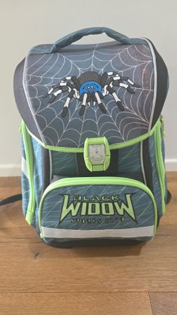 Schulranzen / Schulthek / Schulrucksack