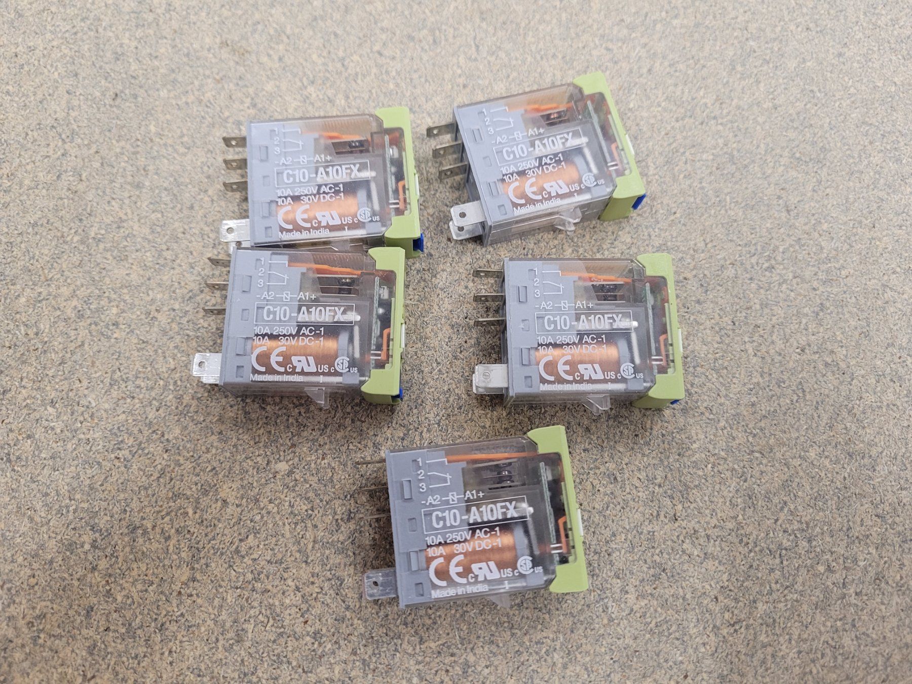Elektronikbauteile: Comat Releco Relais C10-A10FX, 10A, 24V – Gebraucht aus Vitznau von Night-Fire
