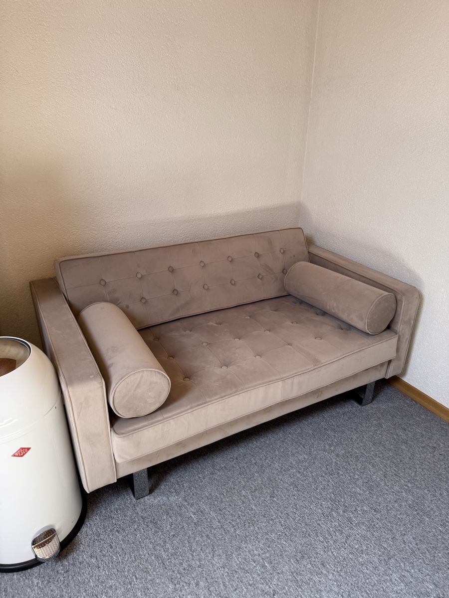 Divani: Sofa hellbraun gebraucht - 148 cm x 88 cm – Usato da Ittigen venduto da Stefu.CH 1