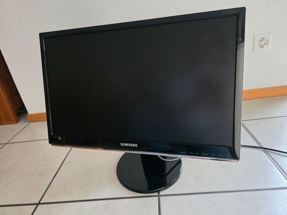 Samsung Monitor: Samsung SyncMaster 2693HM / 25,5-Zoll – Usato da Affeltrangen venduto da Exogen 4