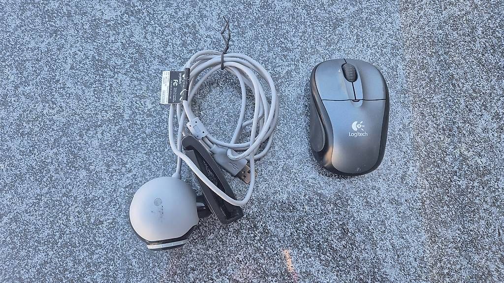 Mouse: Laptop Equipment (Kamera & USB Maus) – Usato da Güttingen venduto da uthomas01