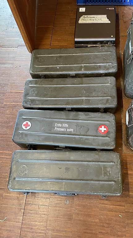 Kit di pronto soccorso: Originale Militär-Apotheken mit Übungsmaterial – Nuovo e nell'imballaggio originale da Frauenfeld venduto da kim_v8sb