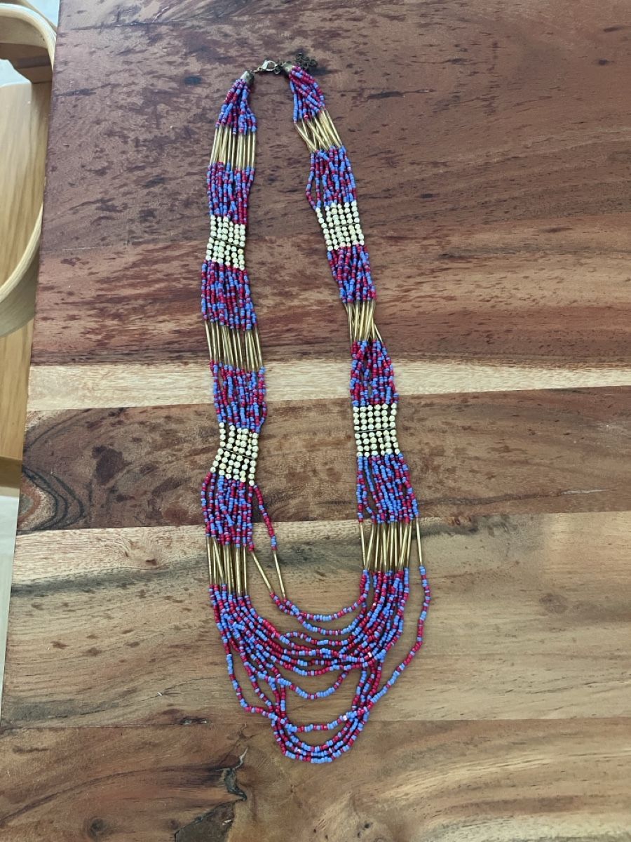 Colliers: Beaded Necklace – Neuf (Voir description) à Thalwil par zen_hpz5