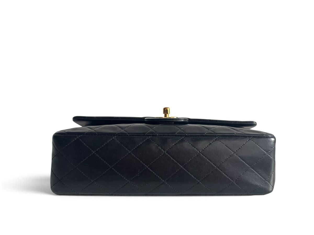 Chanel Taschen für Damen: CHANEL Lambskin Quilted Medium Double Flap Tasche – Gebraucht aus Kriens von hannaandkiko 5