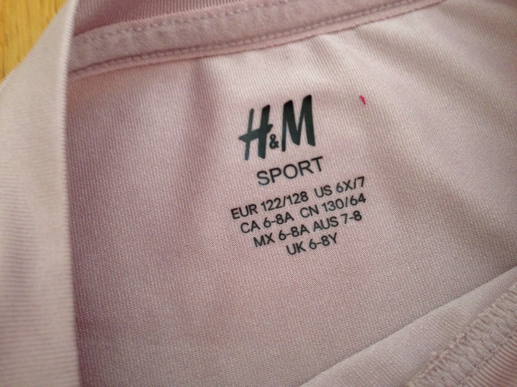 H&M Blouses, T-shirts & Tops: Sport Shirt – D'occasion à Dübendorf par Fip05 1