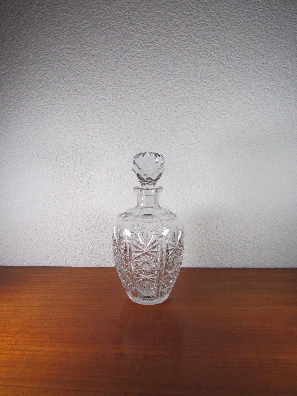 Karaffen: Handgeschliffene Mid Century Glaskaraffe Bleikristall 1960er – Gebraucht aus Ostermundigen von Zytrum 8