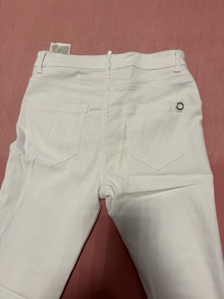 Jeans: Neue Jeans Weiss M – Neu und originalverpackt aus Altdorf UR von Lilelo82 1