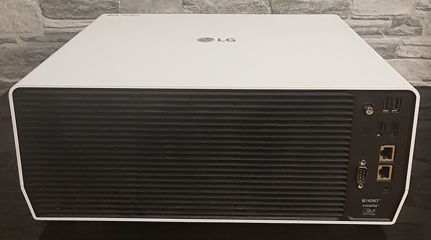 LG Videoprojektoren: LG Beamer  – Gebraucht aus Tschierv von J.Fschmidt 2