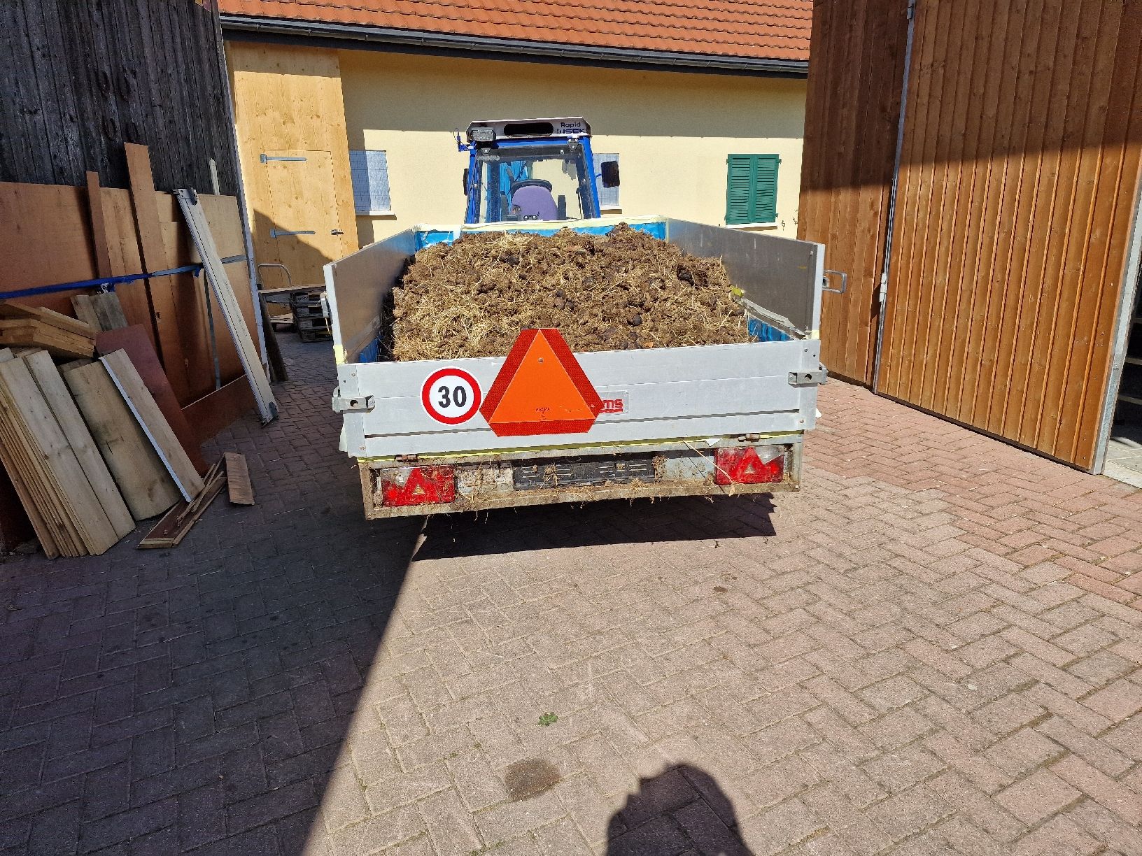 Humbaur Anhänger: Anhänger zu verkaufen  – Gebraucht aus Häfelfingen von Basel4001 2