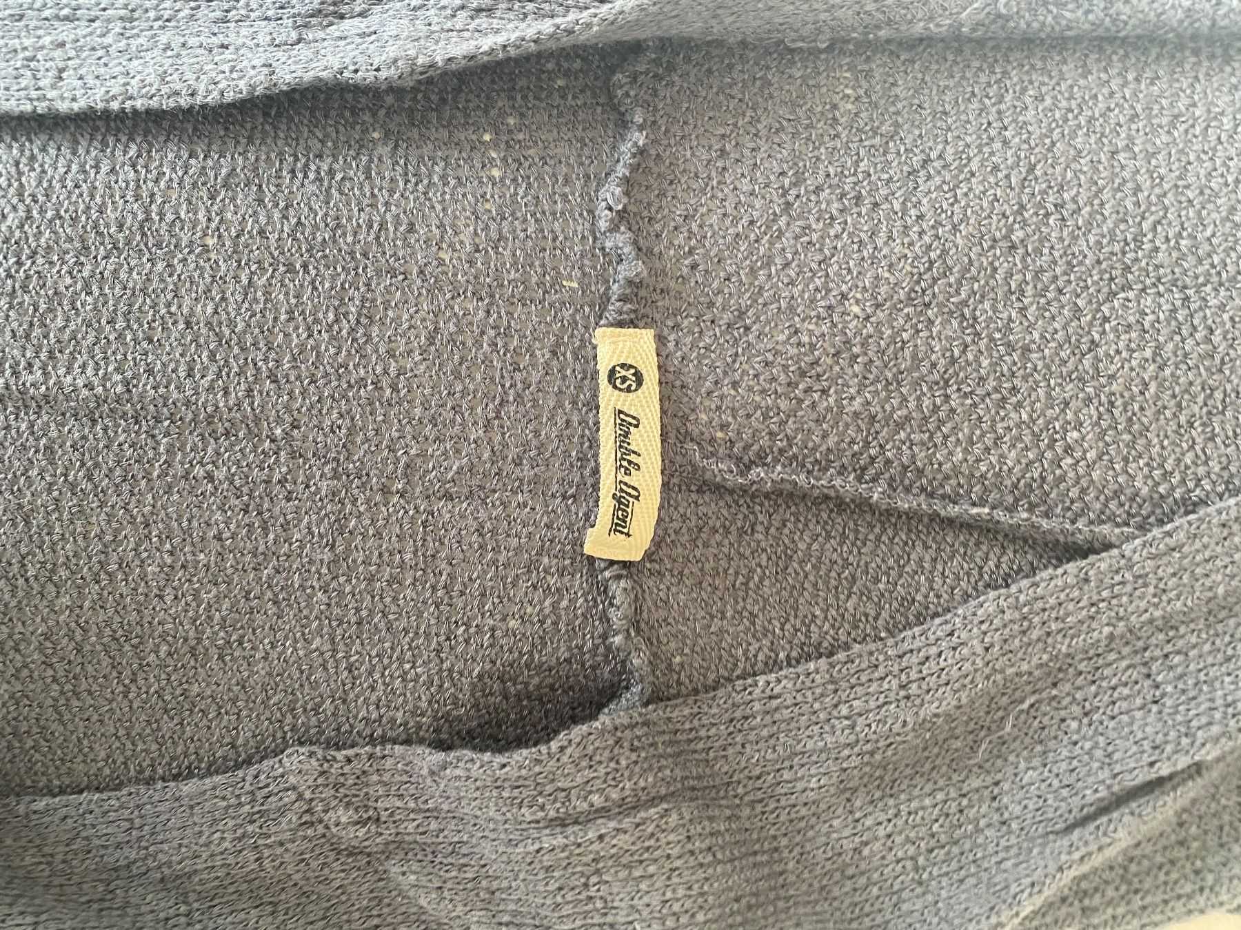Maglioni & Felpe: Cardigan avec capuche gris/bleu XS Double agent – Usato da Küssnacht am Rigi venduto da FFKA 1