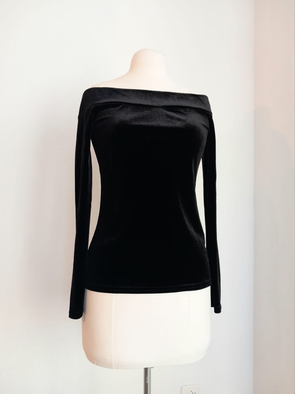 Maglioni & Felpe: NEUWERTIGER Damen Samt Pullover von Wallis Gr. 36/34 – Usato da Winterthur venduto da Jopf1 4