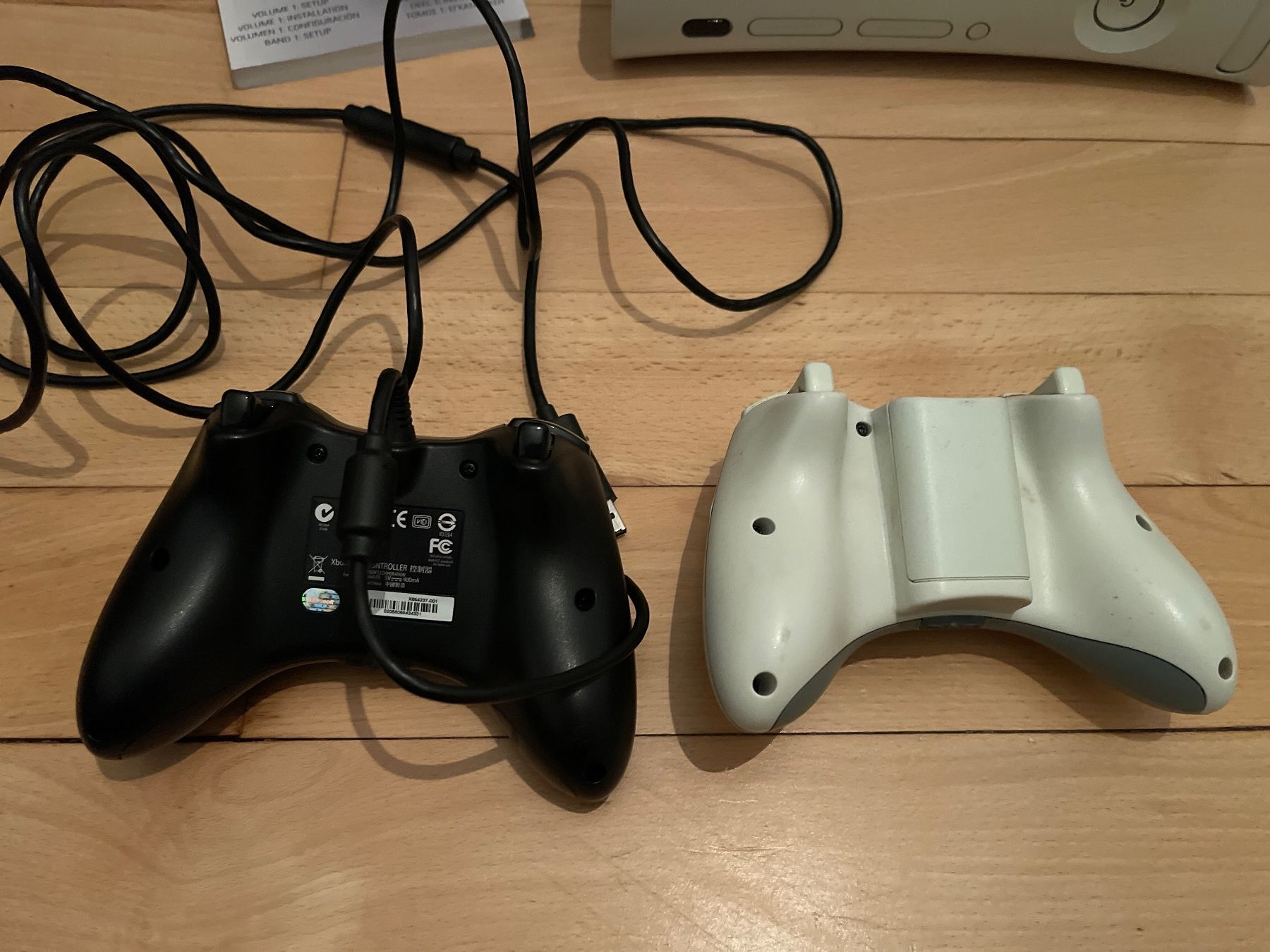 Microsoft Console: Xbox 360 Konsole mit 2 Controllern – Usato da Thun venduto da BanjoDan 3