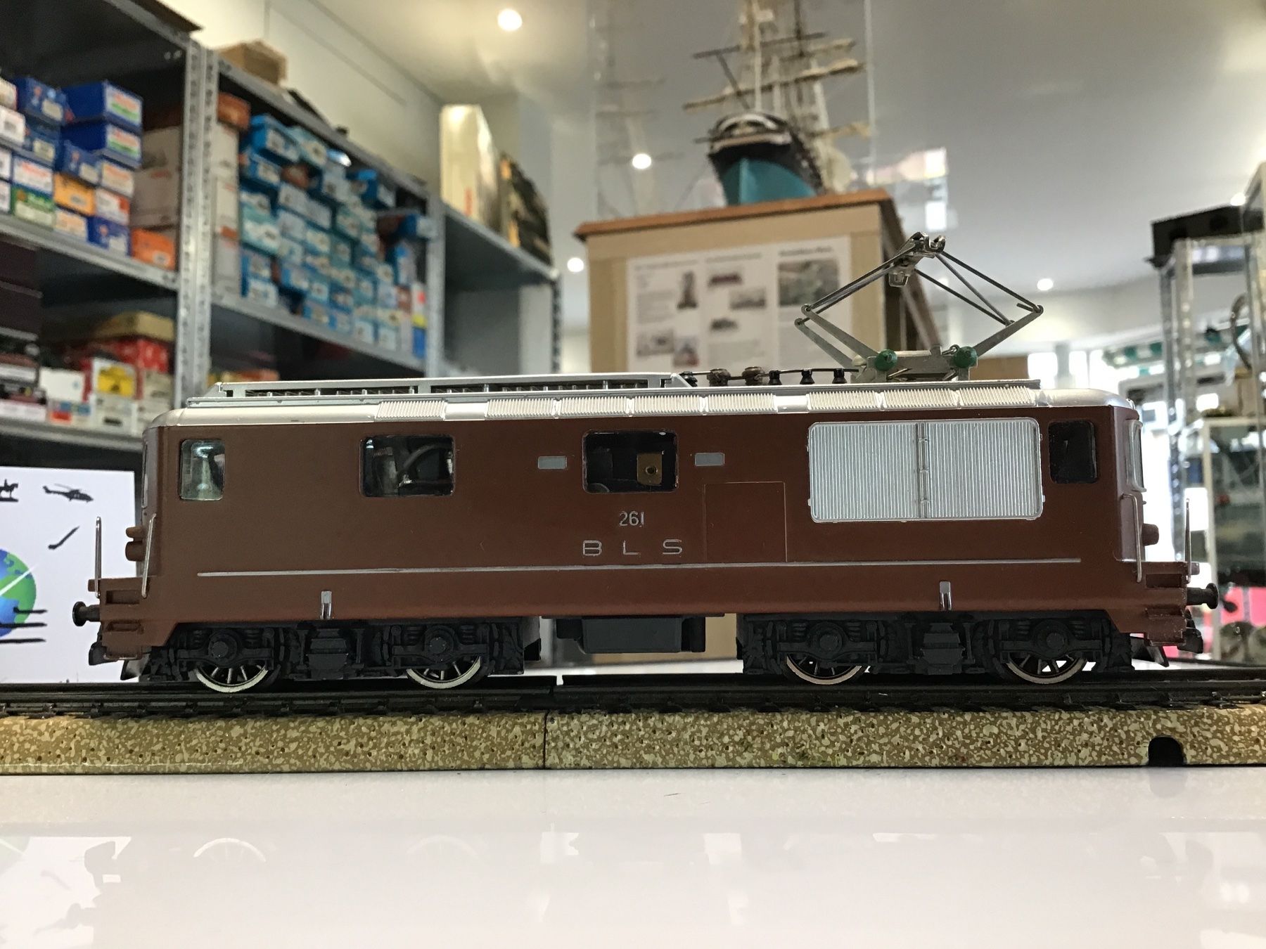 Hag Modellini di ferrovie: RE4/4 BLS GLEICHSTROM HAG – Usato da Männedorf venduto da Spezial-Modelle 3