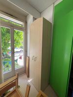 Kleiderschrank hell, 2-türig, mit Kleiderstange