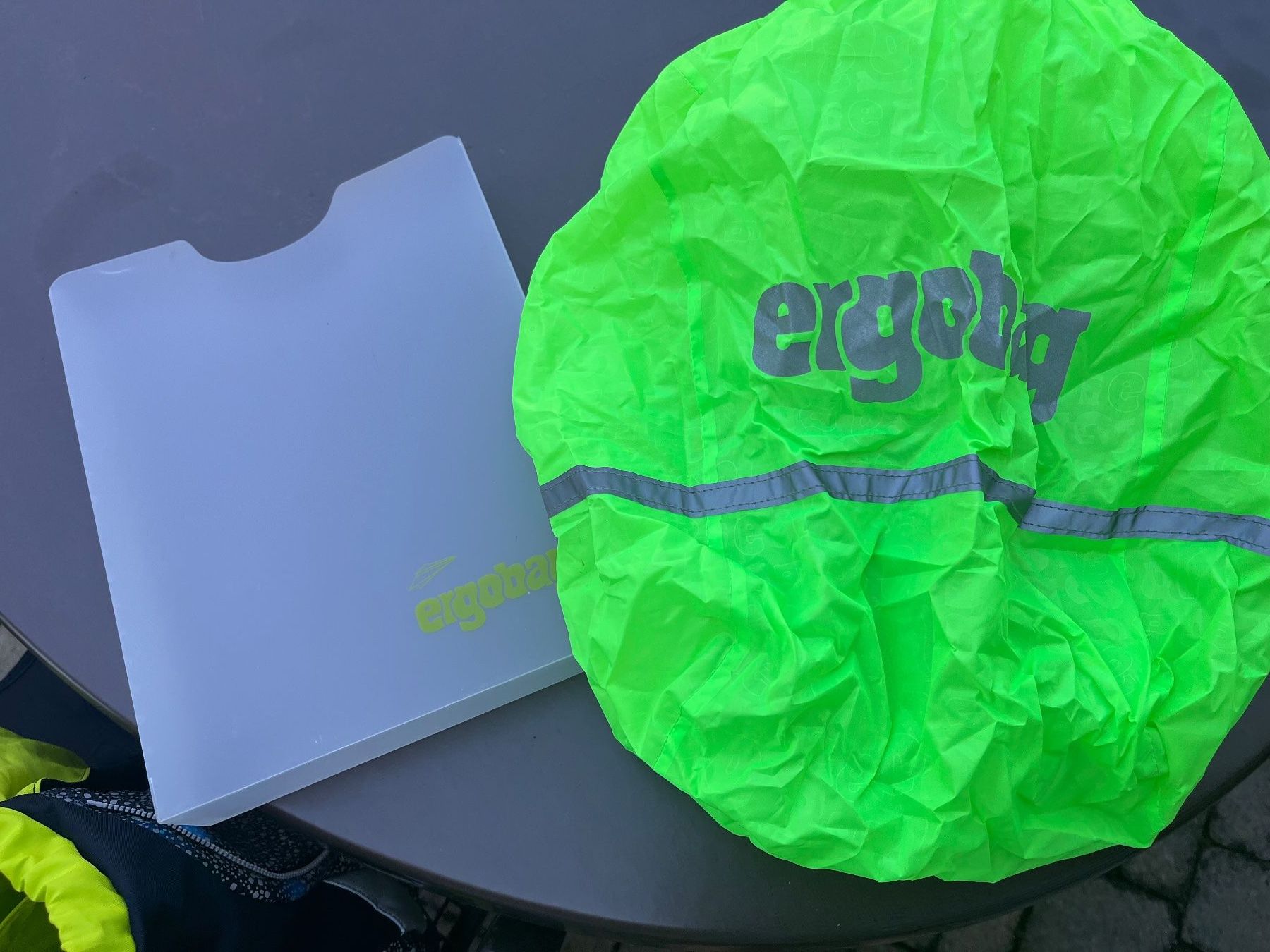 Ergobag Borse & Zaini: Ergobag Schulrucksack Galaxy „Neu“ – Nuovo (secondo la descrizione) da Halten venduto da raaah03 5