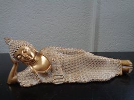 Liegender Buddha in gold/weiss (23.5 cm)