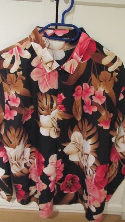CHEMISE A FLEURS 5 XL .NEUVE