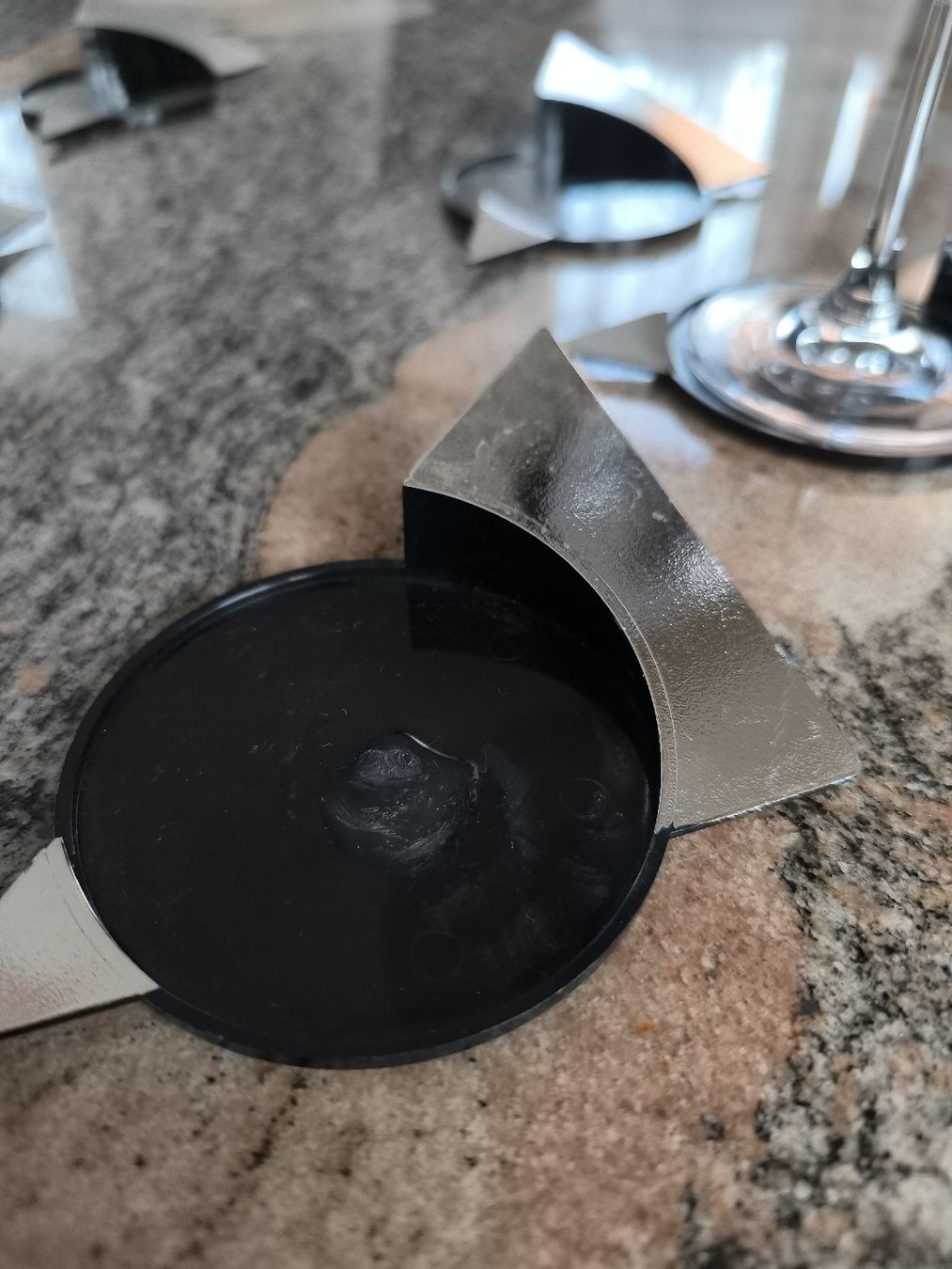 Sottobicchieri: 5 Design Glasuntersetzer schwarz silber glänzend 👍 – Usato da Oberwil b. Zug venduto da Gto469 2