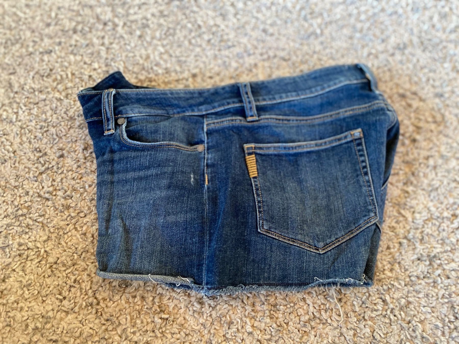 Jeans: Short jean Pants PAIGE 28 – Usato da Epalinges venduto da madeleine05 1