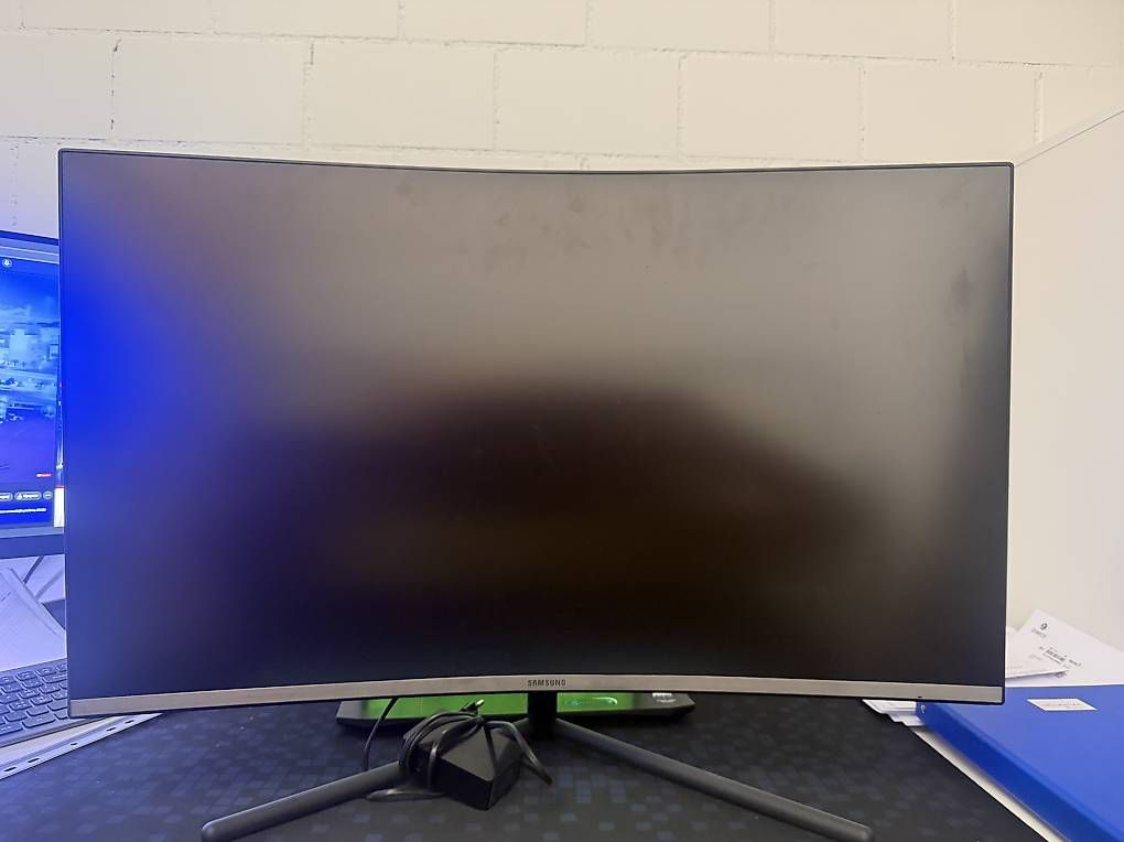 Samsung Monitore: Monitor Samsung 32" – Gebraucht aus Saland von nikola.djoric30