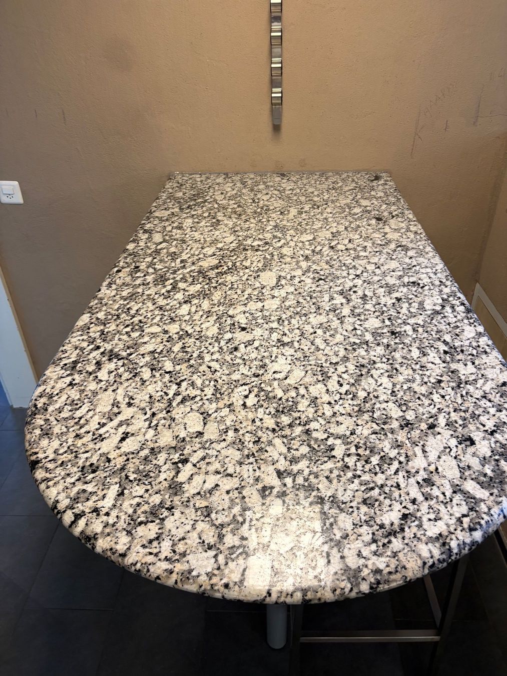 Tische: Tischplatte Granite Bianco Sardo – Gebraucht aus Thalwil von zena4 3