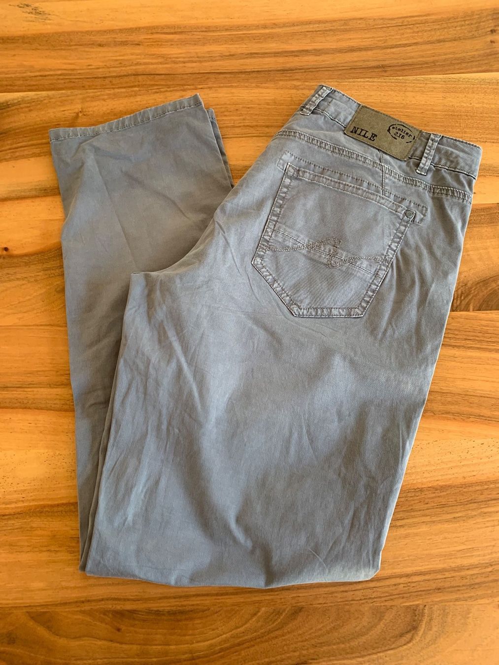 Nile Pantaloni: NILE ATELIER Hose / Jeans Grösse S+ – Usato da Meiringen venduto da Sheyene 1