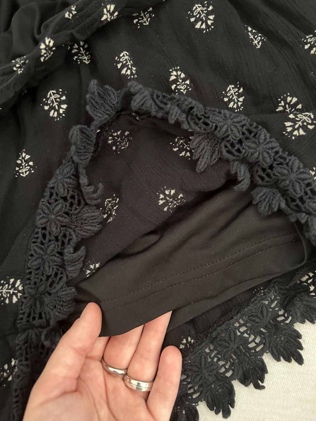Pantaloni: Short L – Usato da Reconvilier venduto da Panda90 2