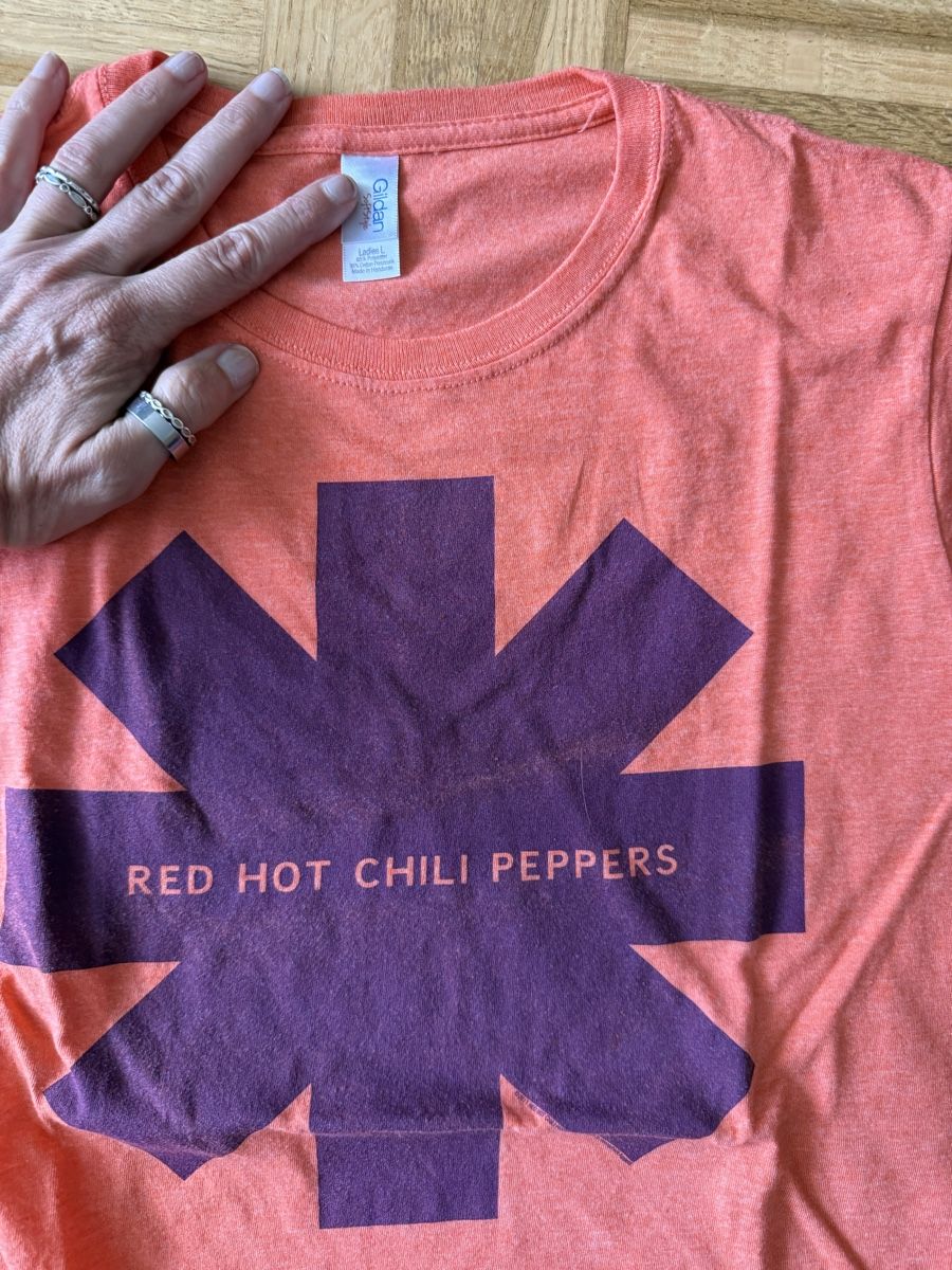 T-shirt: RHCP/ red Hot Chili Peppers T-Shirt, L – Usato da Leissigen venduto da tahari 1