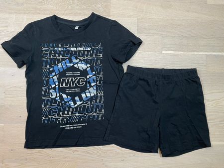 Kurzes Pyjama (Grösse 134/140)