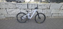 Raymon Yara 150 Ultra – NUR 18 KM – Komplettset