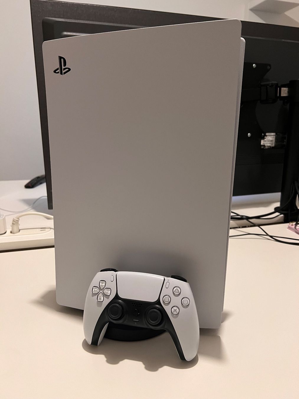 Sony Consoles: PS5 Digital Edition 825GB – D'occasion à Chavannes-Renens par joaodsa