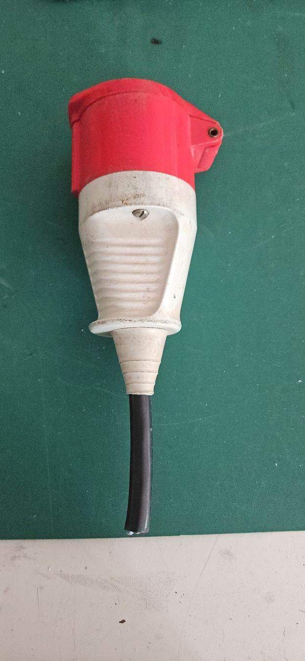 Walther Stecker: CCE Kupplung Type 32A 415Volt 5Polig – Gebraucht aus Nürensdorf von salibeer
