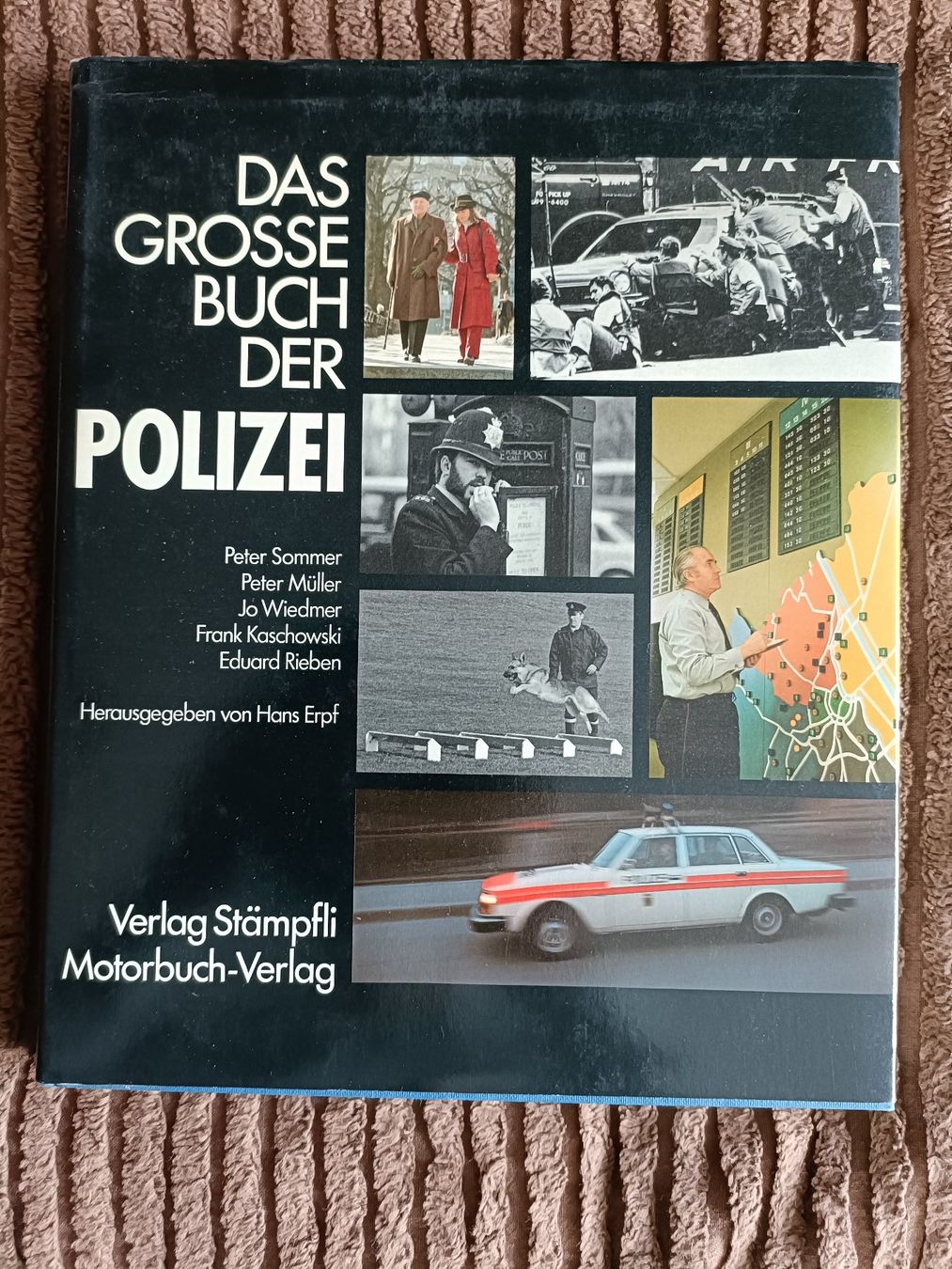 Libri: Das grosse Buch der Polizei – Usato da Grenchen venduto da Schlussliecht