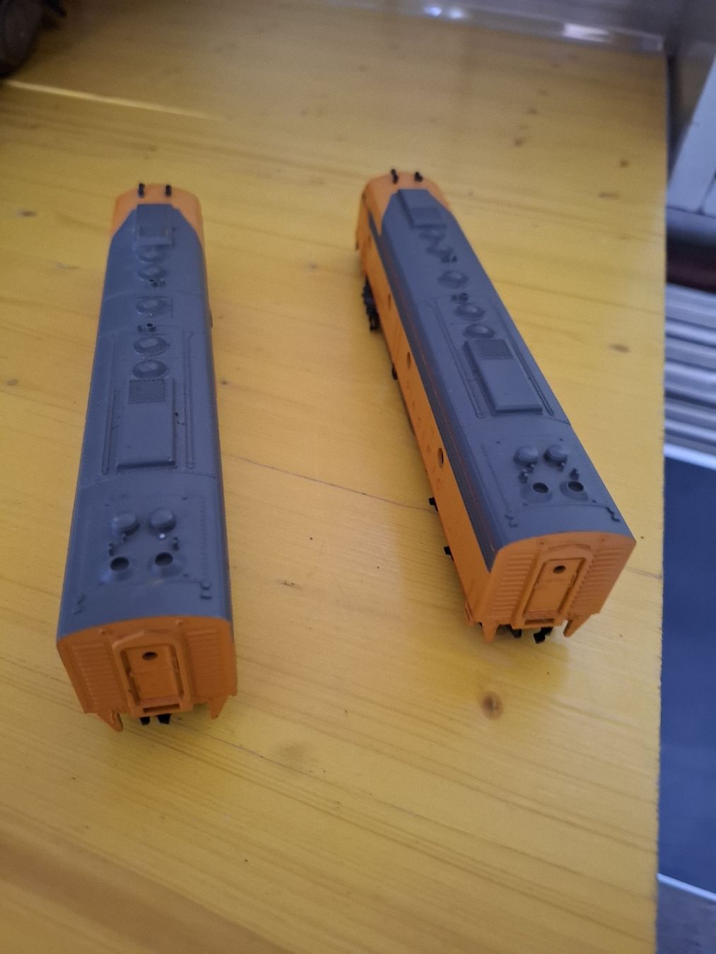 Rivarossi Modellini di ferrovie: Modelleisenbahn Loks Union Pacific 2er Set gebraucht – Usato da St.Gallen venduto da bpeter01 2