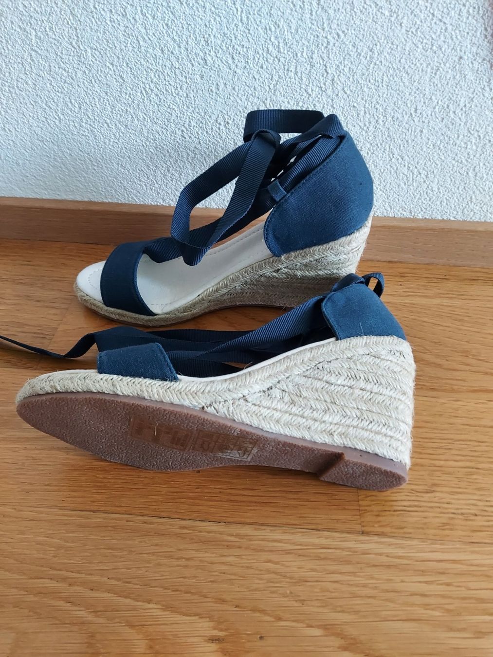 Scarpe da donna: Sandales – Nuovo (secondo la descrizione) da Lausanne venduto da malimar3 4