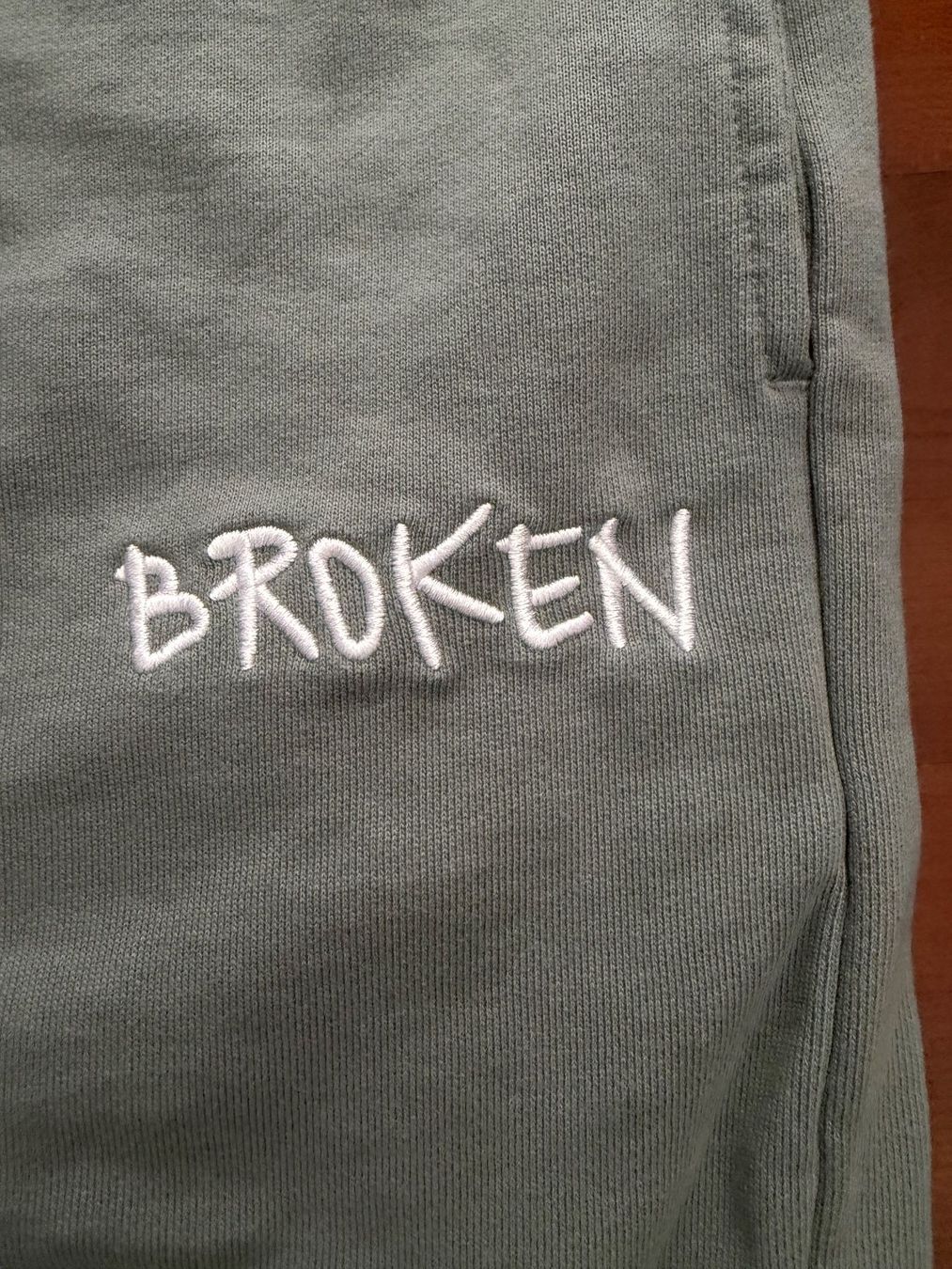 Pantaloni: Broken Planet Outer Space Shorts – Usato da Grabs venduto da Alvin13 1
