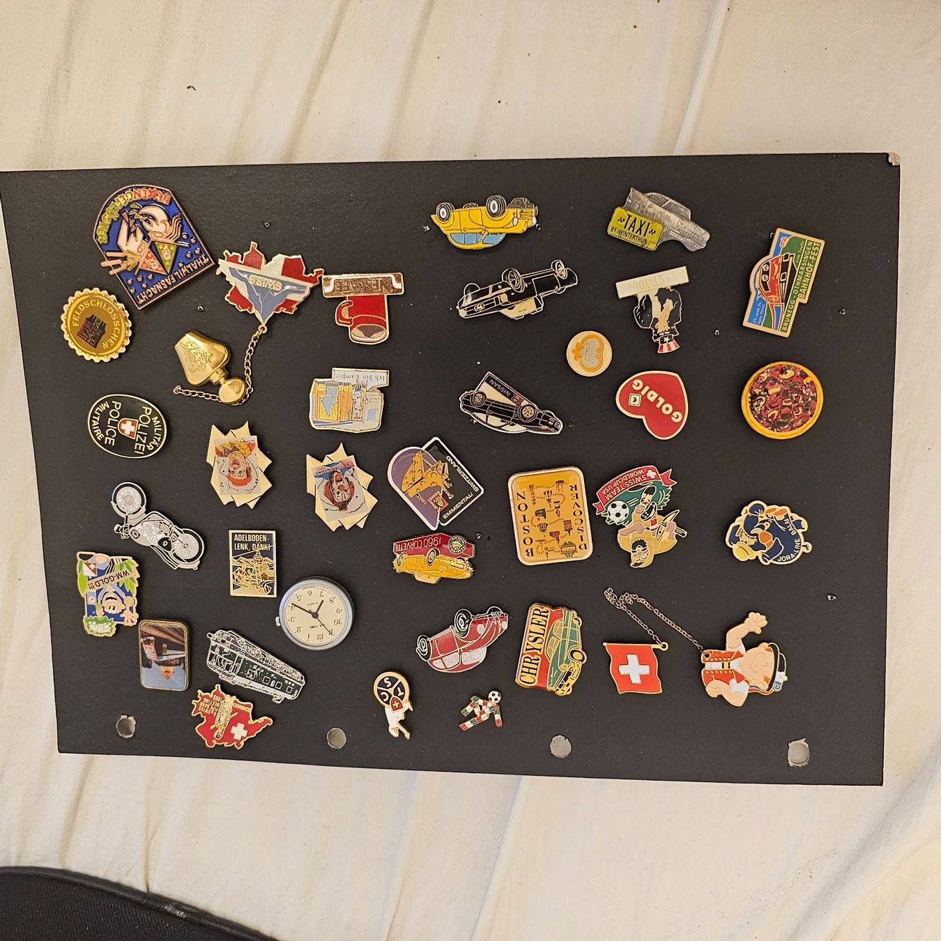 Placchette & Badge: 100 stück pin sammlung – Usato da wolfhalden venduto da 46464646