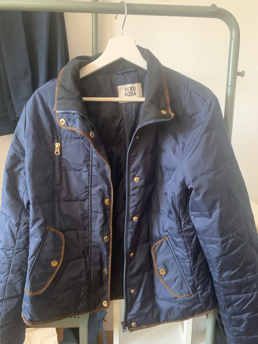 Vero Moda Giacche: Vero Moda Steppjacke, dunkelblau, Grösse L – Usato da Basel venduto da ari_xy65 1