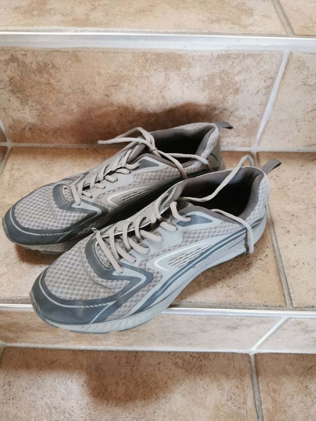 Scarpe da uomo: Turnschuh – Usato da Schafisheim venduto da nachteule73