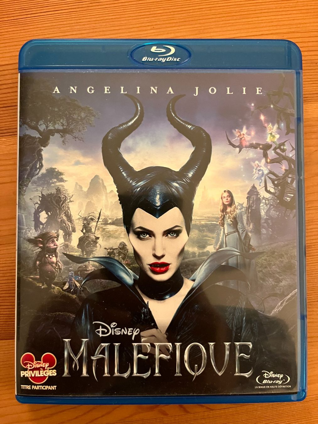 Tutti i DVDs: MALÉFIQUE - ANGELINA JOLIE – Usato da Lausanne venduto da sbar224