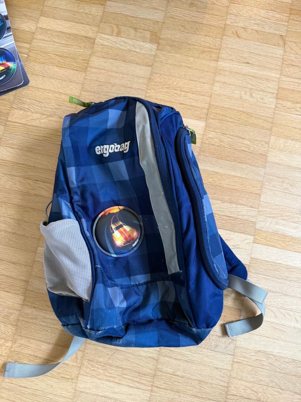 Ergobag Kindertaschen: Ergobag mit Turnsack und zwei Kletties-Sets – Gebraucht aus Zürich von Sunday_girl 3