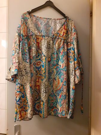 Tunika Paisley-Muster Grösse 3XL Schulter frei