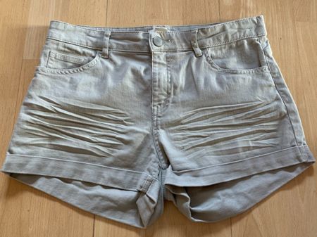 H&M Damen Shorts in Gr. 34, Beige