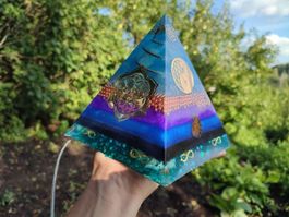 Orgonit-Pyramide gross 15 cm – Handarbeit, neu & ungebraucht