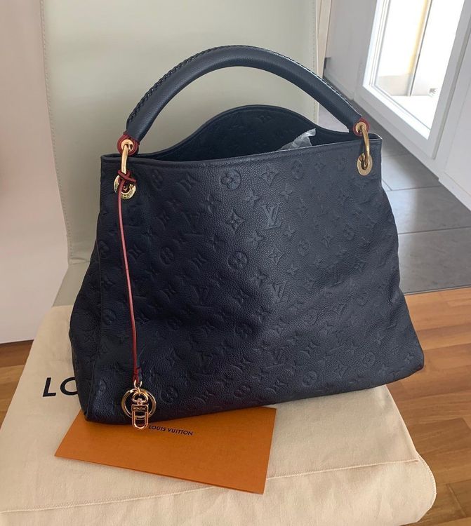 LOUIS VUITTON Femme Artsy MM Monogram Empreinte aus Leder in Schwarz