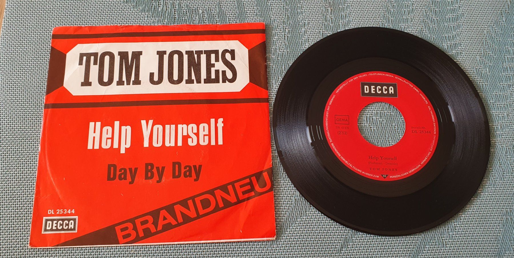 Dischi in vinile: TOM JONES, Help Yourself, Single – Usato da Kreuzlingen venduto da Cdschlumpf
