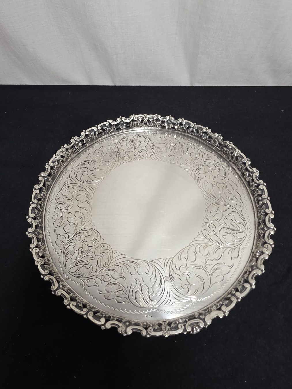 Piatti di portata: Antikes Silber-Tablett mit feiner Gravur, Blumen – Usato da Wolfertswil venduto da Antiko 5