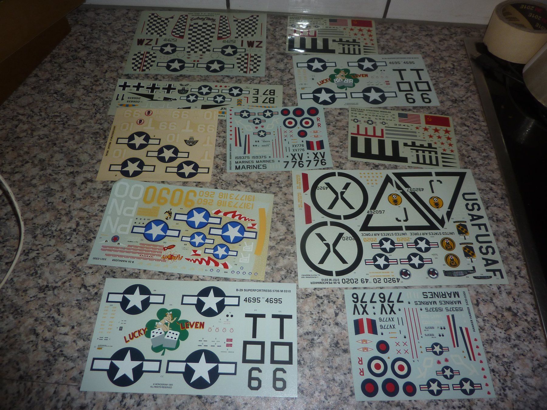 Kits de montage: 10X DECAL – Neuf avec emballage d'origine à Balsthal par bouteliee