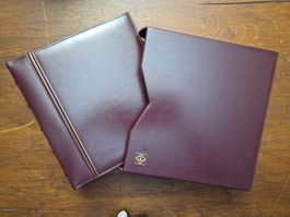 Leeres bordeaux GIGA Leuchtturm mit 13x9cm Taschen