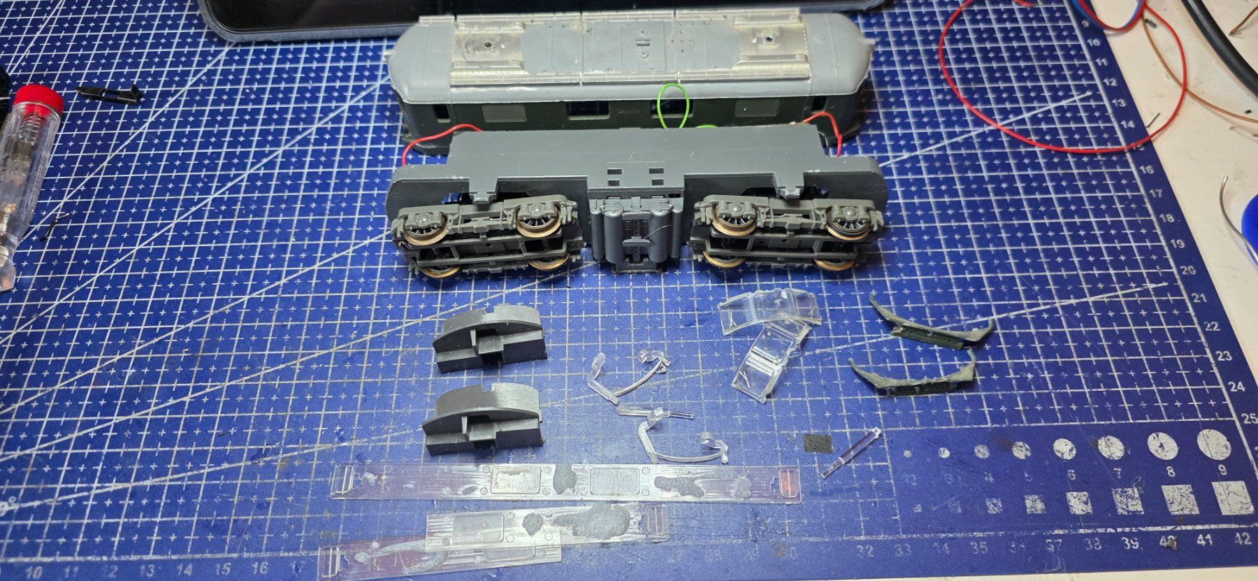 Lima Modellini di ferrovie: Lima Re4/4 H0/DC analog Ersazteile – Usato da Hochfelden venduto da Danizh0